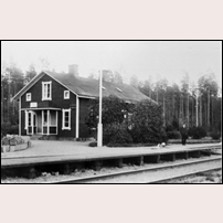Van station på 1920-talet. Bild från Kristinehamns kommuns bildarkiv. Foto: Okänd. 
